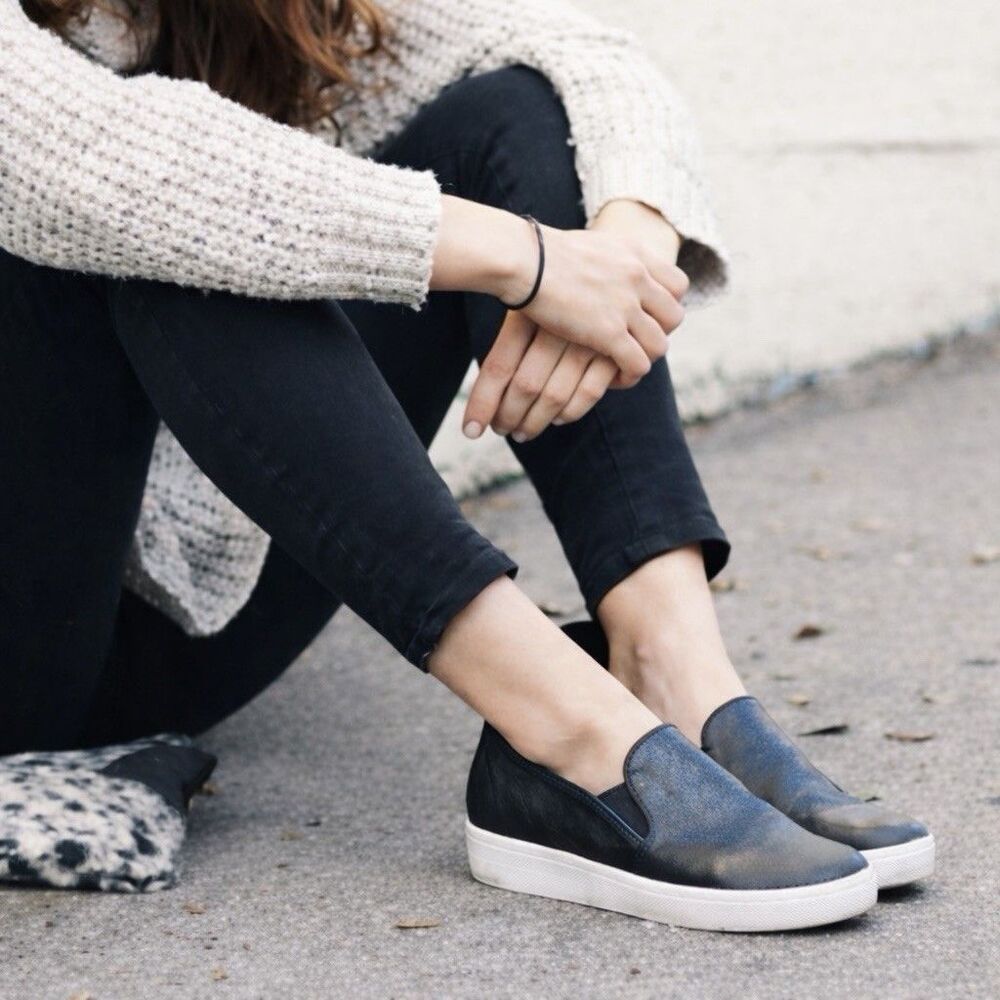 Frye Dylan Genuine Leather Slip On Loafer Sneaker Flats Black Size 8 EUC!!